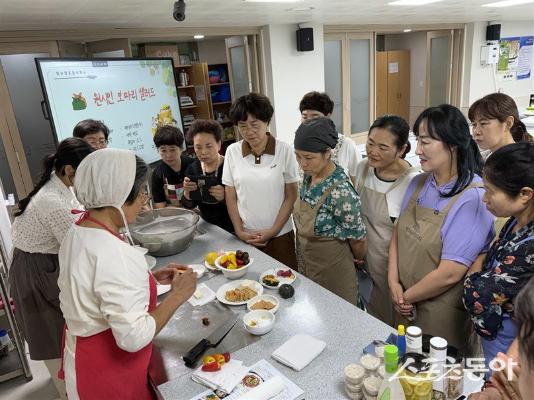 화순군 “지역 식문화 전문가 키운다” 향토음식학교 교육생 모집_2